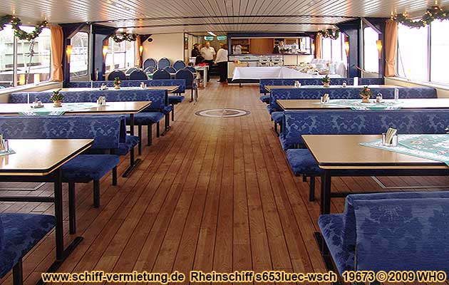 Rheinschiff s653luec-wsch � Blick von der Schiffsspitze zum Heck mit der Theke